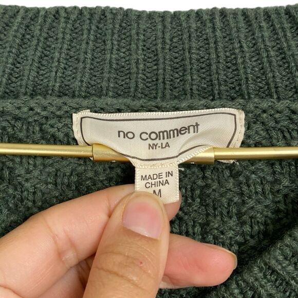 No Comment Women's Green V Neck Long Sleeve Pullover Knit Sweater Cropped M 498 - Picture 3 of 7